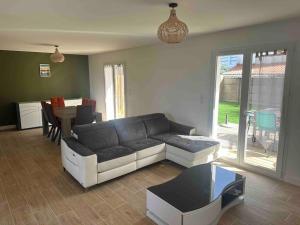 Maison 100m2 4 chambres avec piscine jardin paysage