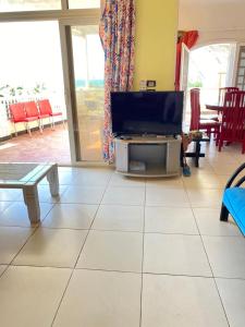 للإيجار 4 غرف أول صف بحر مارينا الساحل الشمالي العلمين 0ج