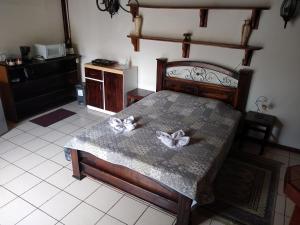 Confortable y privado estudio en zona exclusiva .