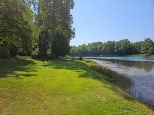 Beautiful Lake Front House - 阿什伯勒
