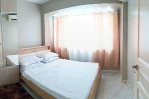 Monarch Parksuites - Balmoral Place (near NAIA, MOA, MOA Arena, DFA)