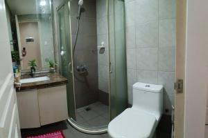Monarch Parksuites - Balmoral Place (near NAIA, MOA, MOA Arena, DFA)