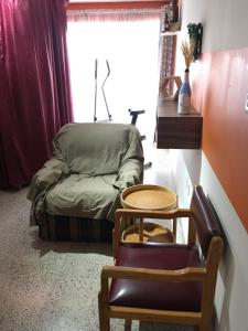 Habitacion privada en Centro Lopez Mateos con Aire Acondicionado Oficina Estacionamiento