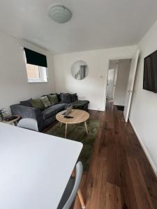 Canary Wharf Haven - Spacious & Homely Entire 1 Bedroom Flat