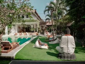 Puri Garden Hotel & Hostel - Ubud
