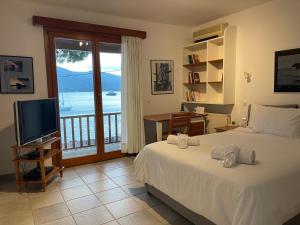 Sea-side 3 BEDROOM- BEACH HOUSE