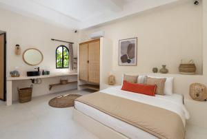 Casa Adem - Modern & Trendy 3BR Villa in Seminyak, 10 Minutes to the Beach with Private Pool