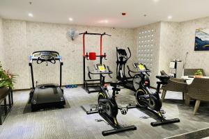 Lanura Apartments and Hotel