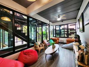 baan mai kradan hostel chiang rai
