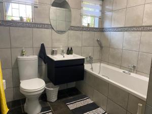 CozyatCaley - Private Apartment