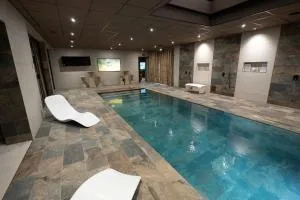 CARACALLA PRIVE - Chambres d'hôtes avec Piscine, Jaccuzi et Hammam privatifs - La Tour-en-Jarez