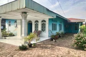 SPOT ON 93104 Barak Tambunan NearBelawan Port - Белаван