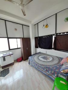 Theatre world 2bhk furnished homestay