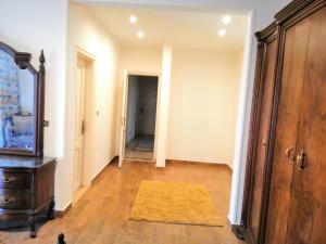 للسيدات Master bedroom for ladies only Sheik Zayed