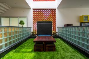 La Meadow Villa with Swimming Pool