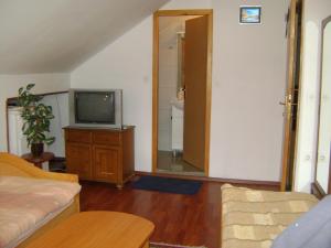 Twin Room with Garden View room in Guesthouse Hadžići