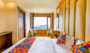 FabHotel Clock View 500M From The Mall Road