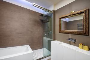 [ROMAN JEWEL] Elegant apartment near the center