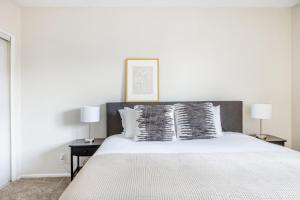 Sherman Oaks 1BR w Pool Gym Lounge nr TJ WF LAX-462