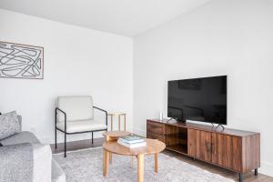 Redondo Beach 1BR w Pool Gym WD nr Beach LAX-614
