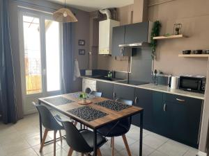 Découvrez Stéline, T3 centre ville - 3hvězdičkové hotely ve městě Montélimar