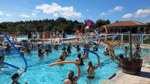 Campings Grands mobil-homes 4 chambres clim-parking privees-possibilite d'accueil jusqu'a 20 voyageurs-Siblu : photos des chambres