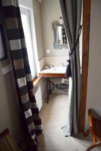 Hotels Logis Hotel DOMAINE du MOULIN : photos des chambres
