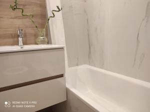 StudiHotel cœur Sablettes CLIM parking H24 total autonomie