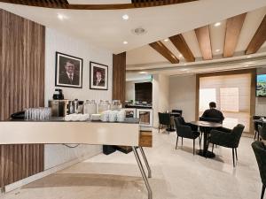 Celino Hotel