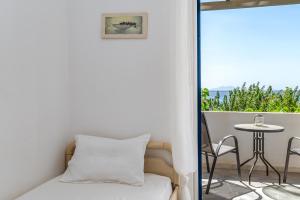 1a Kypri Seaview Perasma Studio