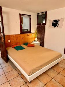 Appartements Casa Jeannot typique Corse en pierre, 2 pers, f2, 35 m2, jardin 60m2 vue montagne, parking : photos des chambres