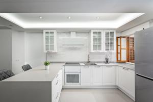 Estepona - Playa - Villa de 3 dormitorios con acceso directo a la piscina y al lado del mar Si7