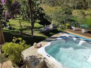 Sítio Serrano (Hidro 8 lugares + horário flexível) - Bairro dos Pintos