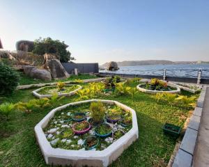 Rusty Rock Beach Resort & Spa