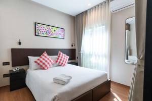 Beachside condo Rawai 41sqm Y109 by IBG Property