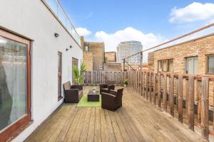 London Waterloo Apartment with Large Private Terrace - View of the London Eye - 1 Bedroom 1 Bath