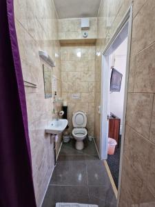 Deluxe Double Room with Shower room in Portsmouth Budget Hotels