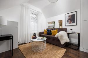 Central Plymouth 1 Bedroom Apartment - Sleeps 5 - Habita Property