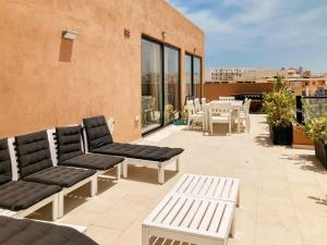 XL Terrace Penthouse BBQ 200m From The Sea and Square