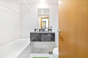 StoneTree - Furnished 1BR with Canal View