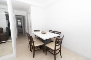 006A - Apto novo 2 quartos em condomínio de luxo em Bombas