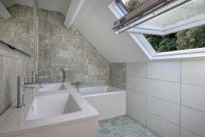 Maisons de vacances A 50m de la plage, jolie maison pour 8 : photos des chambres