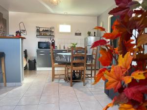 Appartements L'Arbre de Vy - T2 42m2 independant, 5 pers, garage, proche Gare : photos des chambres