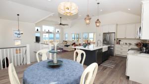 Semi-Oceanfront, Wild Horses, Hot Tub, Ocean Views! 4x2000, Sandfiddler Inn