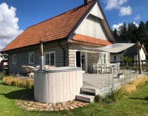 Dom z Bieszczad na Kaszubach - całoroczny dom z balią ogrodową - Barwik