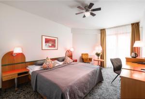 Double Room Deluxe room in Hotel Troja