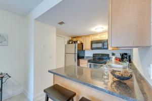 Updated Sienna Park Condo - 4 Miles to Siesta Key!