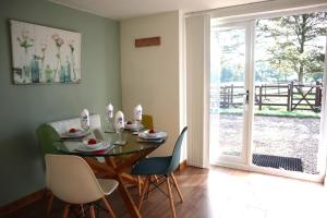 Delightful Cottage with 2 Bedrooms near Knutsfor