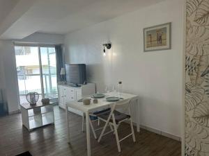 Studio lumineux en bord de mer