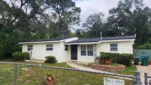 Cozy home with a backyard oasis! - Beeghly Heights